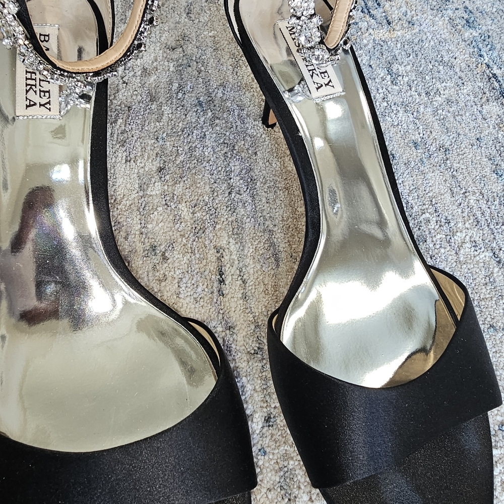 Badgley Mischka Shoes - Picture 6 of 12